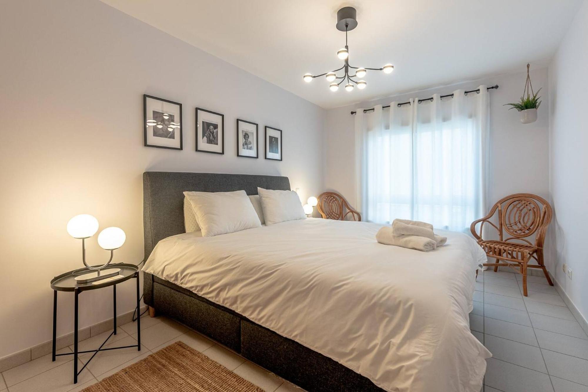 Apartment Paparazzi - Riverviews
