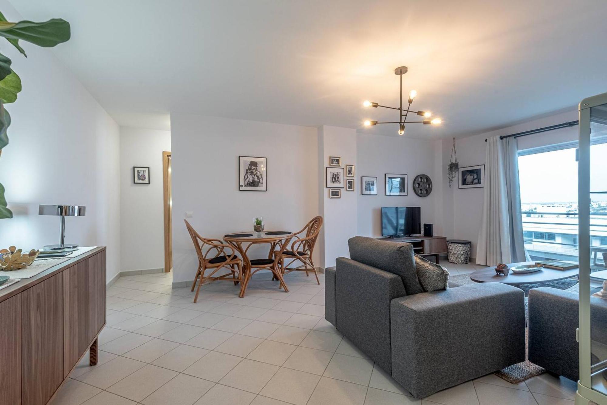 Apartment Paparazzi - Riverviews